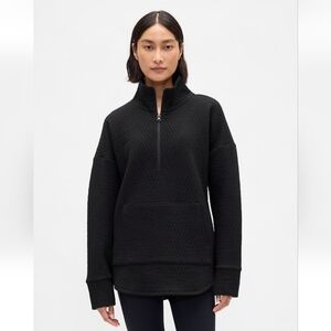 GAP Fit Black Quilted Pullover
